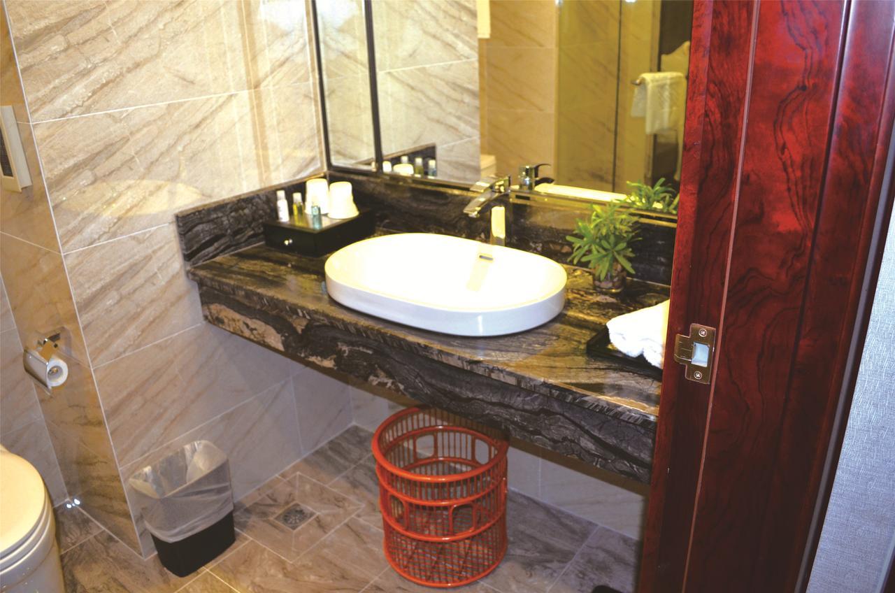 Manhatton Hotel จูไห่ ภายนอก รูปภาพ